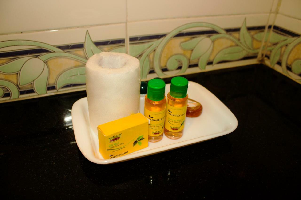 Fabhotel Rockland New Delhi Eksteriør bilde